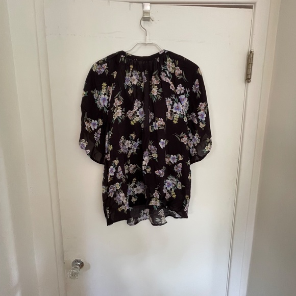 Short sleeve floral blouse by VELVET - Picture 3 of 3